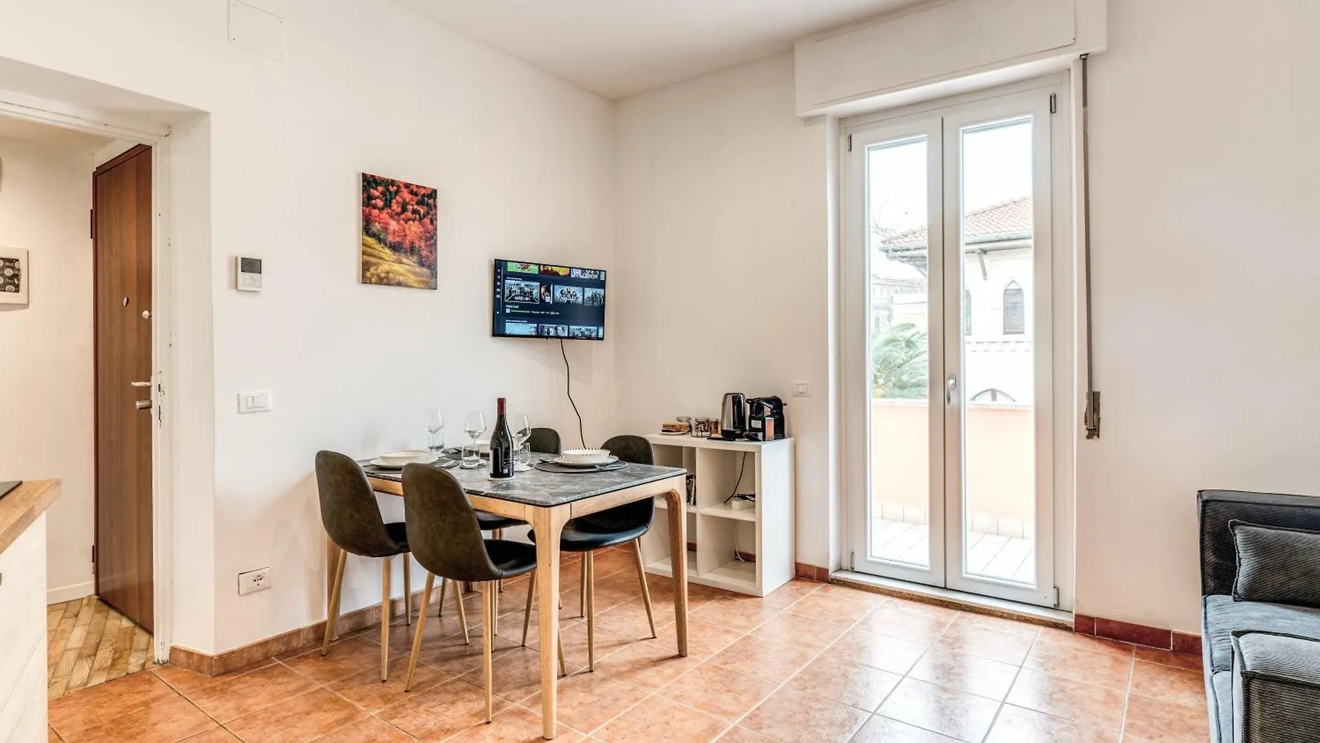 V E N E R E Apartments Rome 0*,  Italy