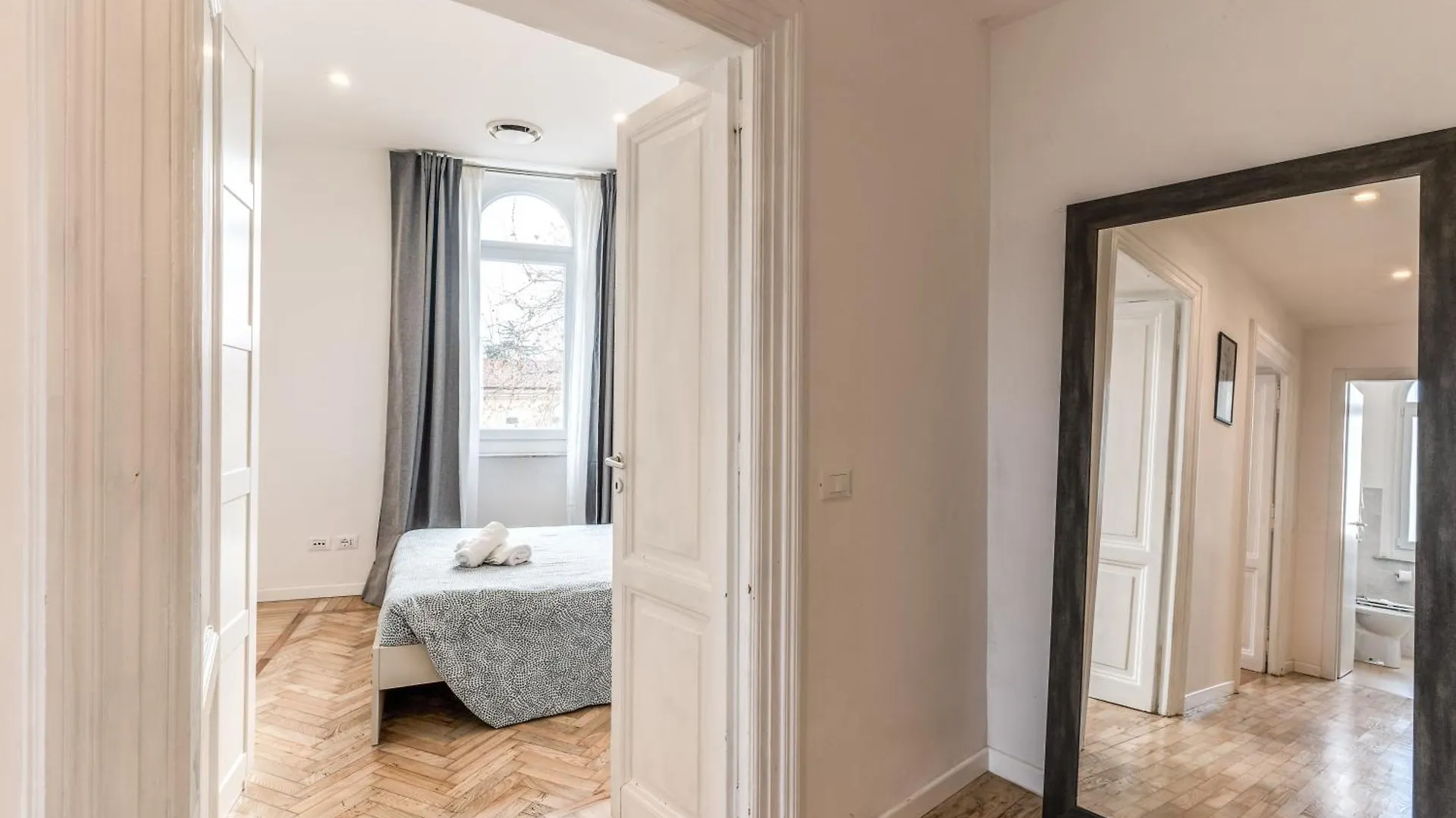 V E N E R E Apartments Rome