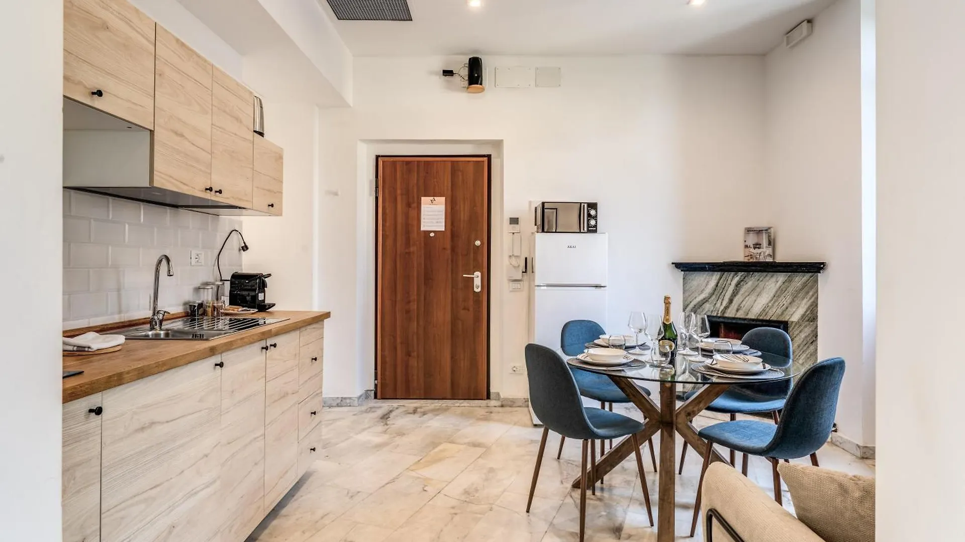 V E N E R E Apartments Rome