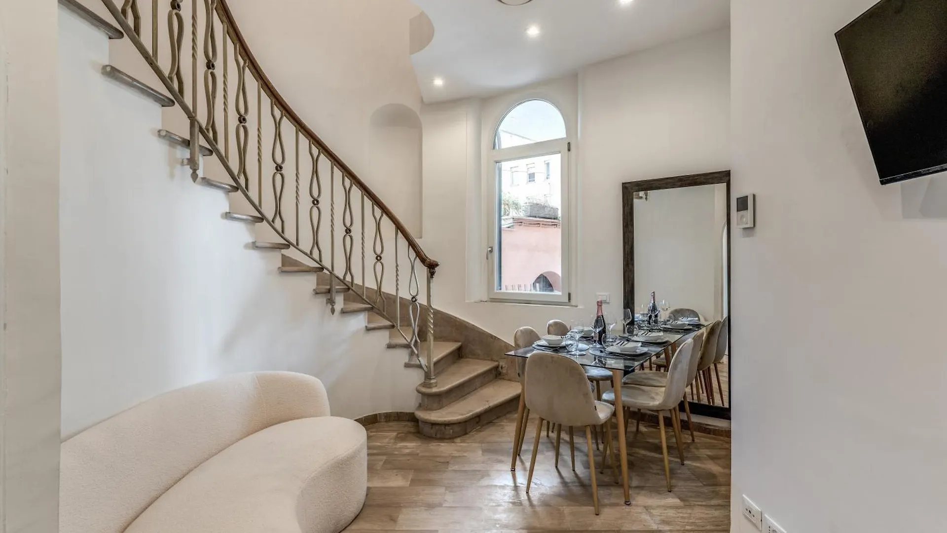 V E N E R E Apartments Rome Italy